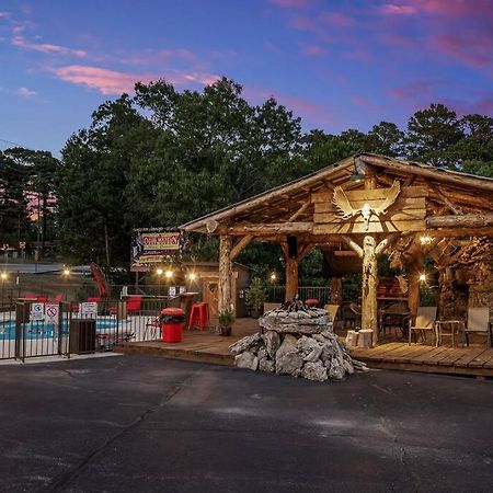 Stonegate Lodge King Bed Wifi 50 In Roku Tv Salt Water Pool Room # 101 Eureka Springs Exterior foto