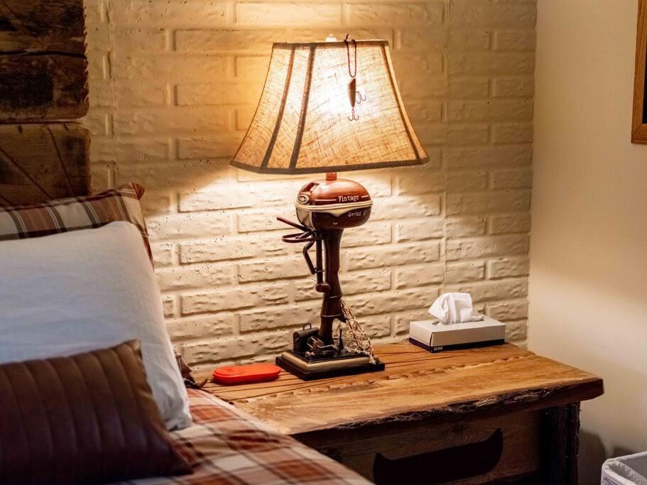 Stonegate Lodge King Bed Wifi 50 In Roku Tv Salt Water Pool Room # 101 Eureka Springs Exterior foto